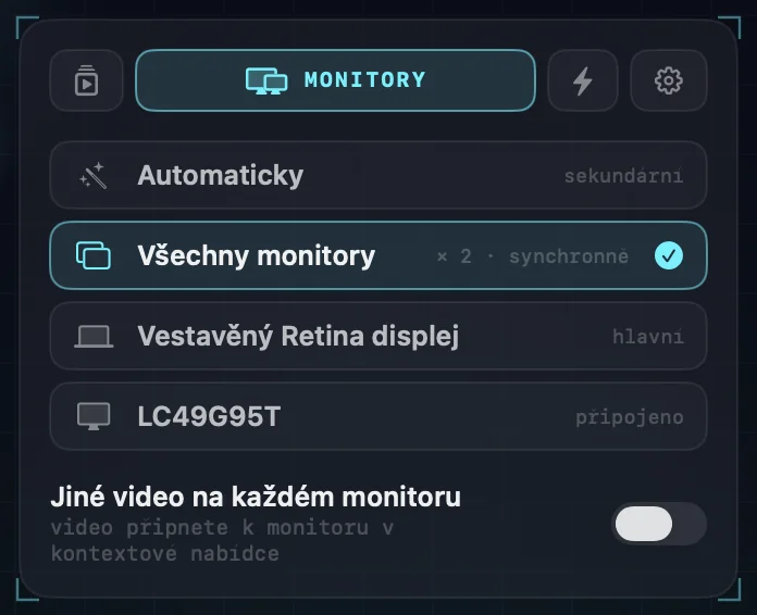 Nastavení monitorů: Automaticky, Všechny monitory (vybráno, dva monitory synchronně), každý připojený monitor podle názvu a přepínač jiného videa na každém monitoru.
